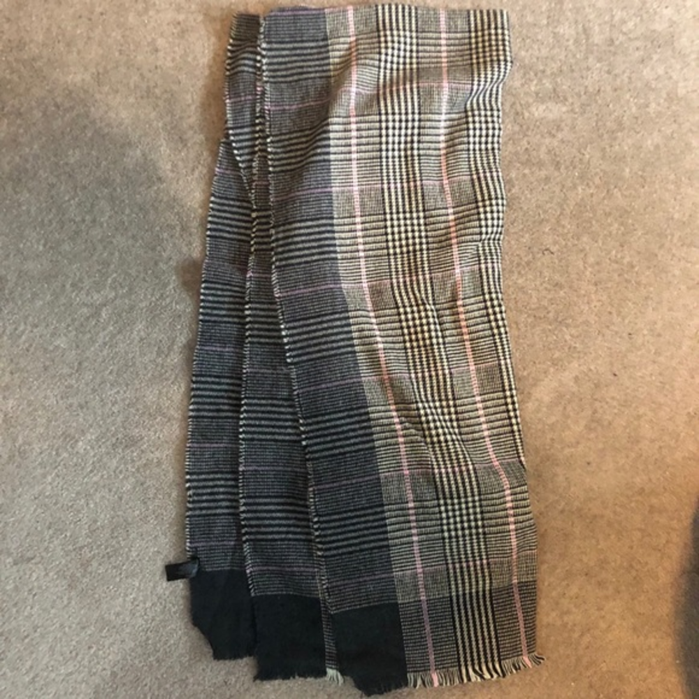 Primark Black, Gray, and Pink Plaid Scarf‎ NWT
